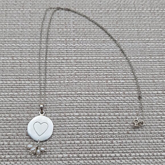 Jewelry - 18 Inch Sterling Silver Heart Love Pearls Pendant Necklace A5505